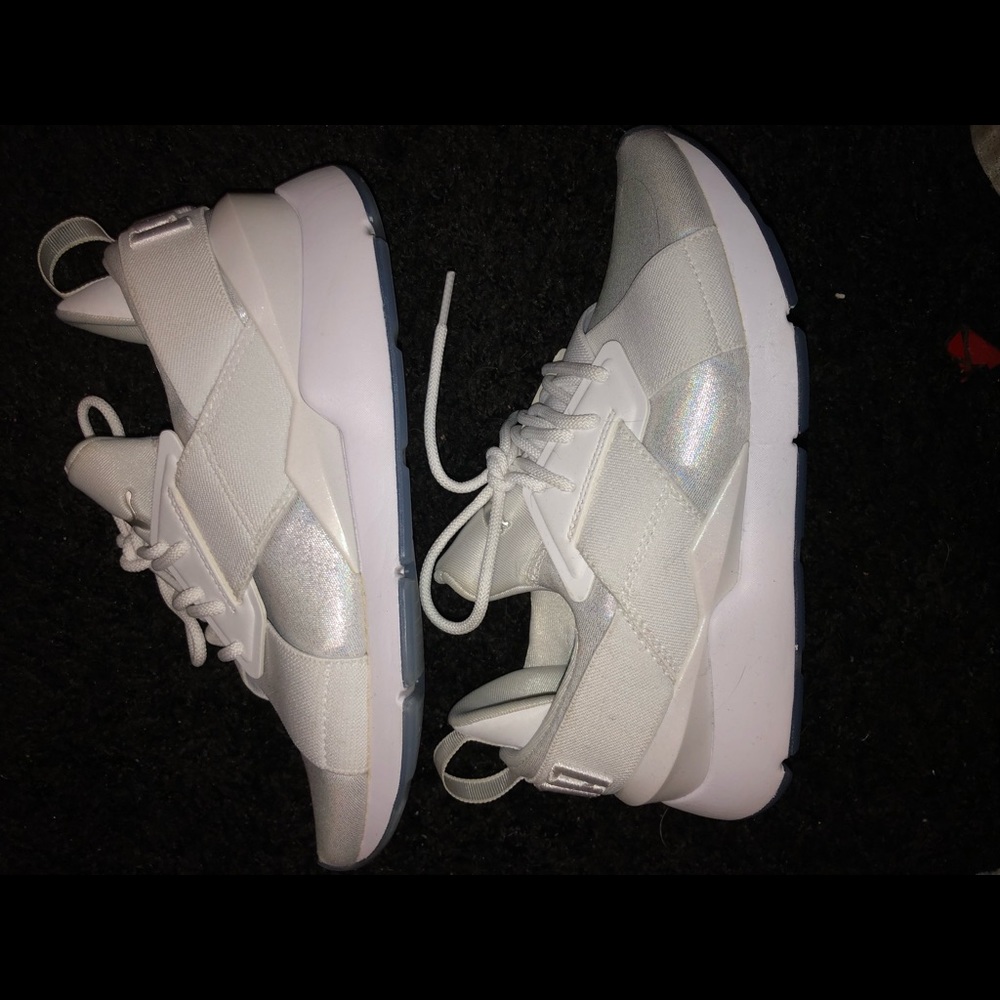 white / pearl white pumas